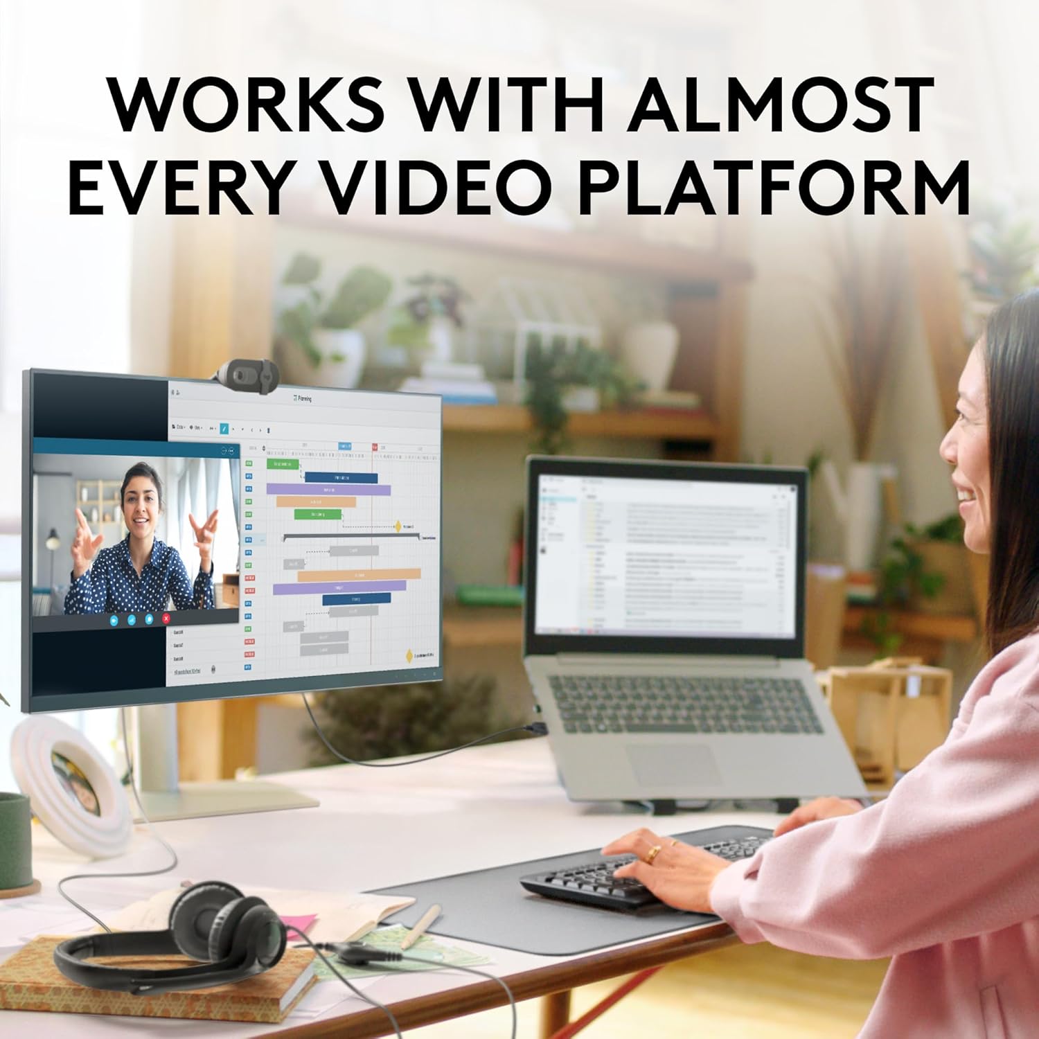 Logitech Brio 100 Full HD 1080p Webcam for Streaming and Meetings - White | 1080p with auto-light correction, built-in mic, privacy shutter, USB-A, compatible with Teams, Google Meet, Zoom and more