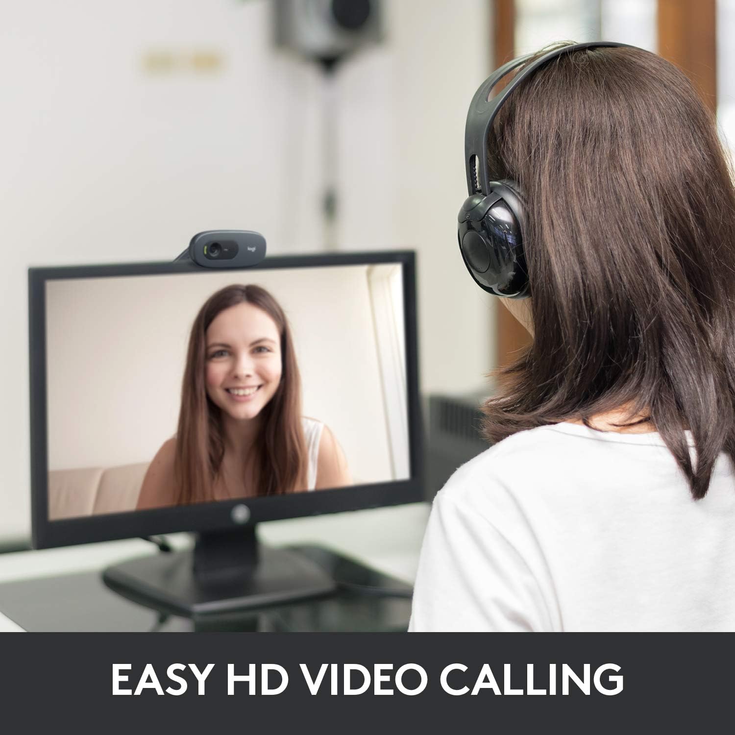 Logitech Brio 100 Full HD 1080p Webcam for Streaming and Meetings - White | 1080p with auto-light correction, built-in mic, privacy shutter, USB-A, compatible with Teams, Google Meet, Zoom and more