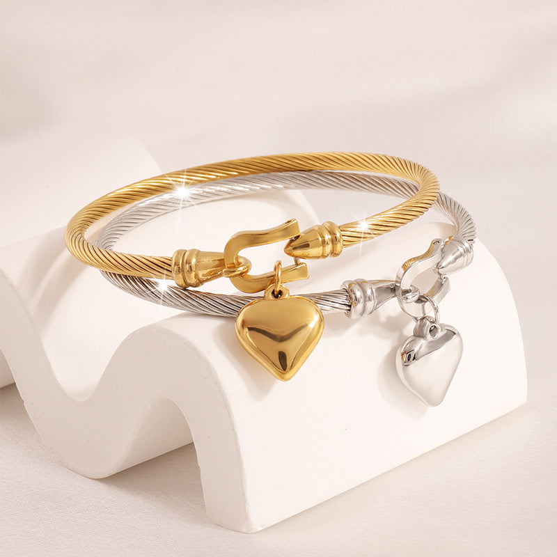 Titan Steel Bracelet Elegant Horsehoof Hook Heart Charm Bangle Non-Tarnish Electroplated Stainless Steel Jewelry