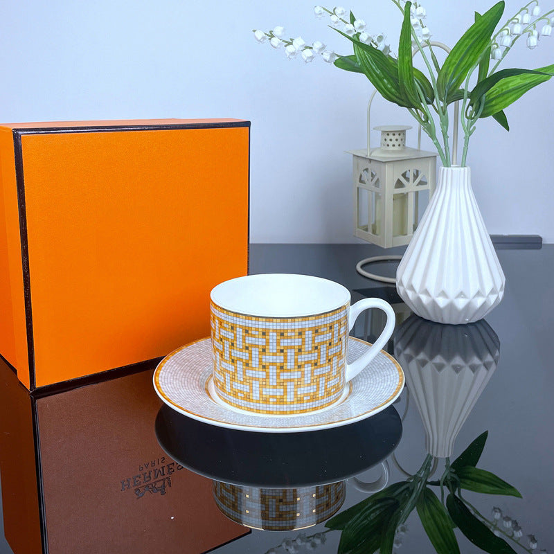 European Style Bone China Coffee Cups and Saucers Set, Porcelain Teacup Set with Spoons for Afternoon Tea, Home & Office Use